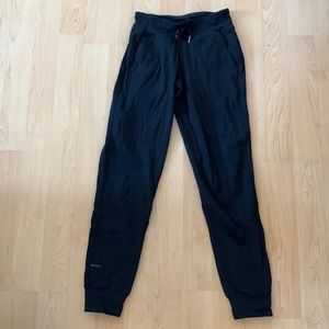 Lululemon joggers size 2